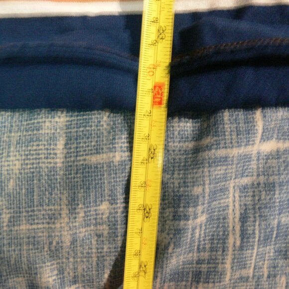 GUESS ORIGINALS CREWNECK SWEATER MEDIUM - Picture 2 of 4